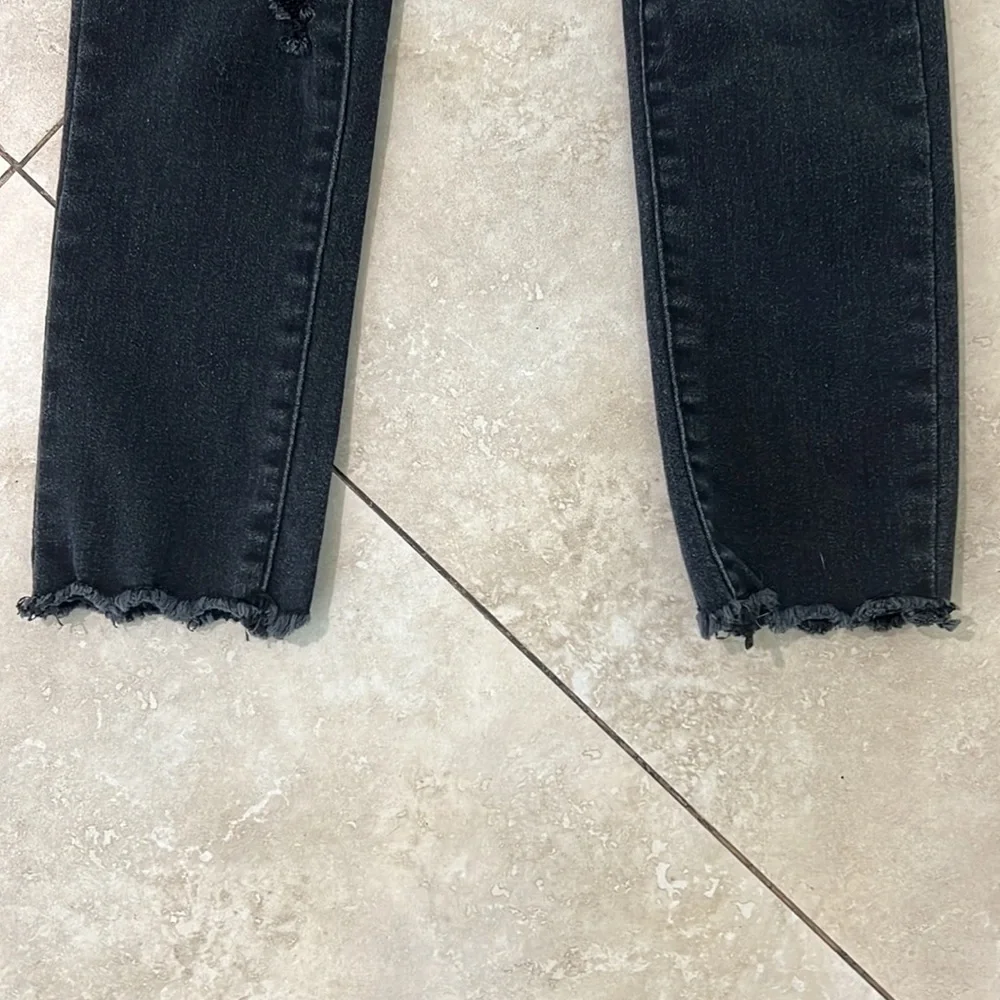 Levi’s High Rise Super Skinny Distressed Jeans Size 8